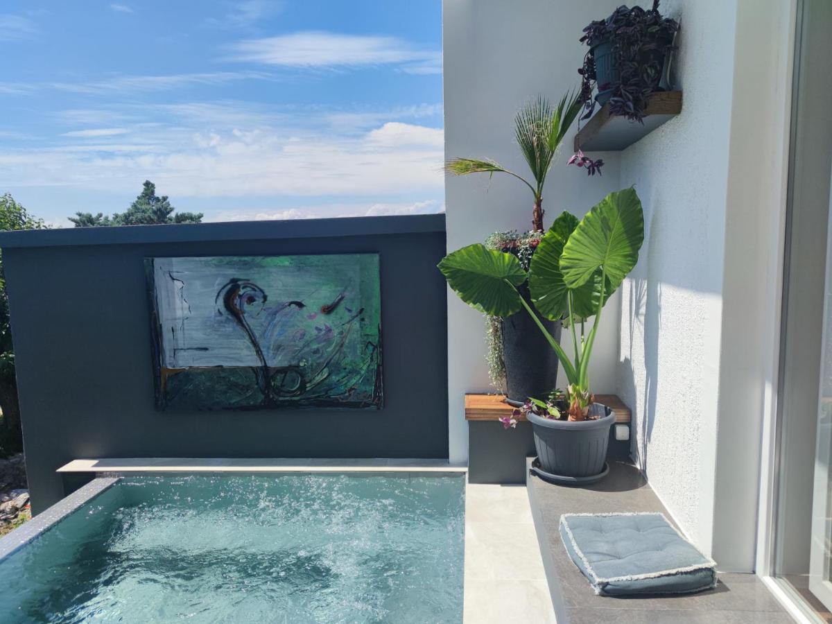 Art Gallery House With A Small Relaxing Pool Crikvenica Luaran gambar